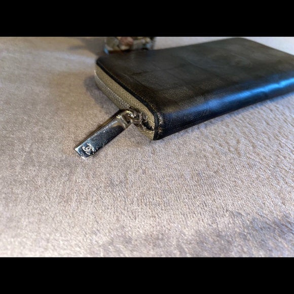 Vintage CHANEL TRAVEL LINE Long Zippy Wallet - Picture 3 of 10